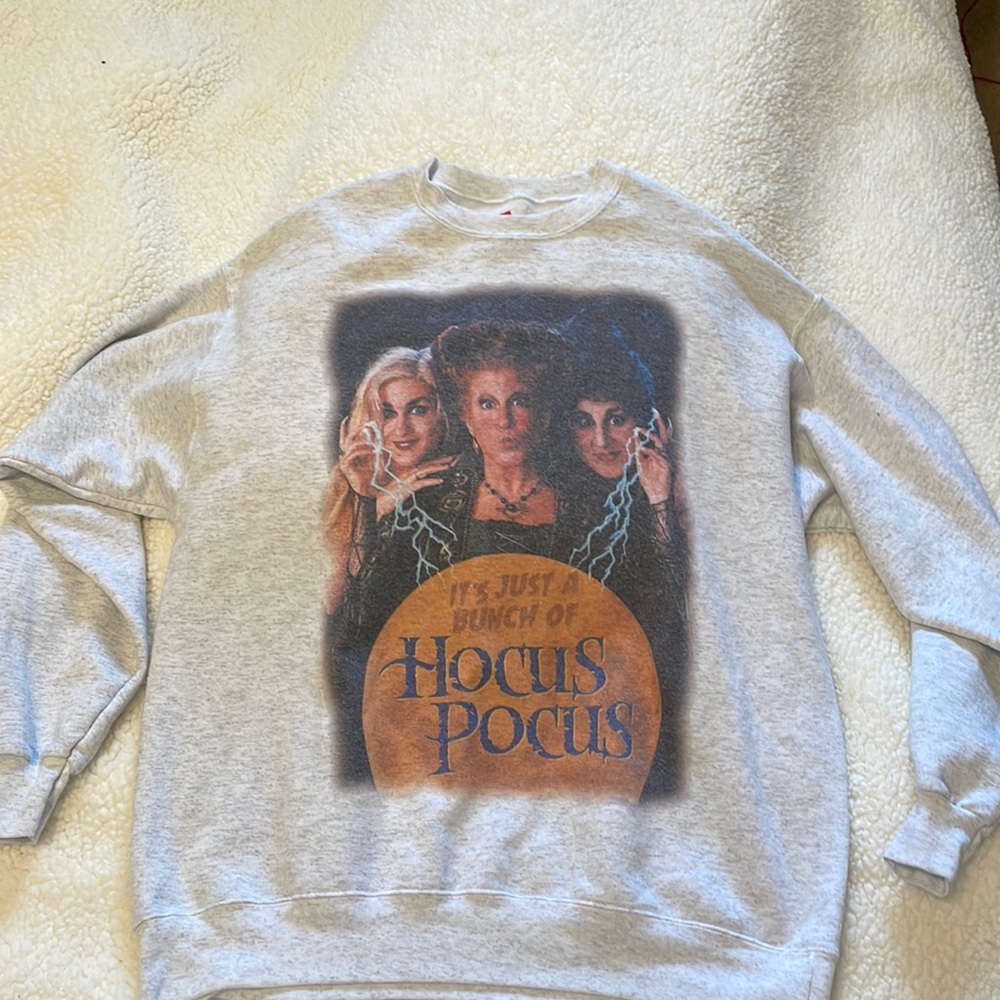 Gray Hocus Pocus sweatshirt size large